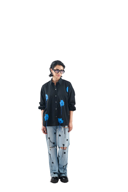 BLACK WITH BLUE BLOOM